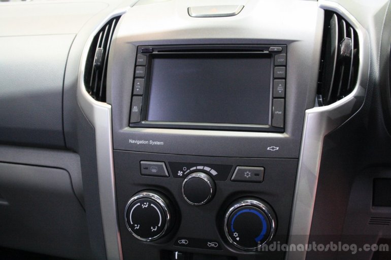 Chevrolet Colorado Special Edition at Bangkok Motor Show center console