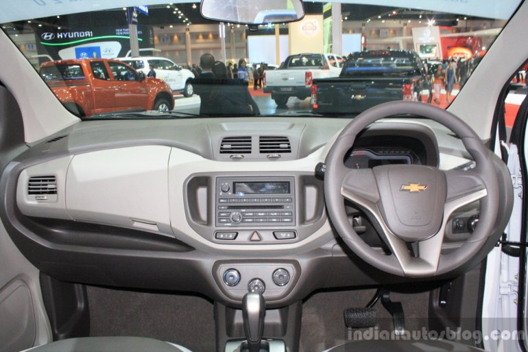 Chevrolet Spin dashboard at 2014 Bangkok Motor Show