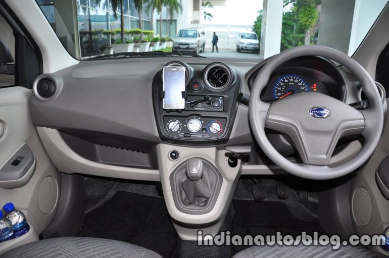 Datsun Go review dashboard