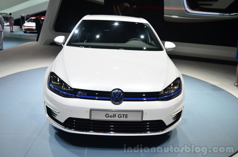 VW Golf GTE front - Geneva Live