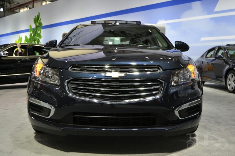 2015 Chevrolet Cruze at 2014 New York Auto Show - front