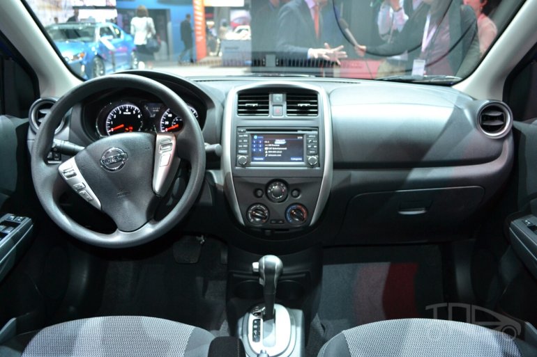 2015 Nissan Versa facelift at 2014 New York Auto Show - dashboard