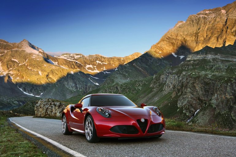 Alfa Romeo 4C front profile press shot