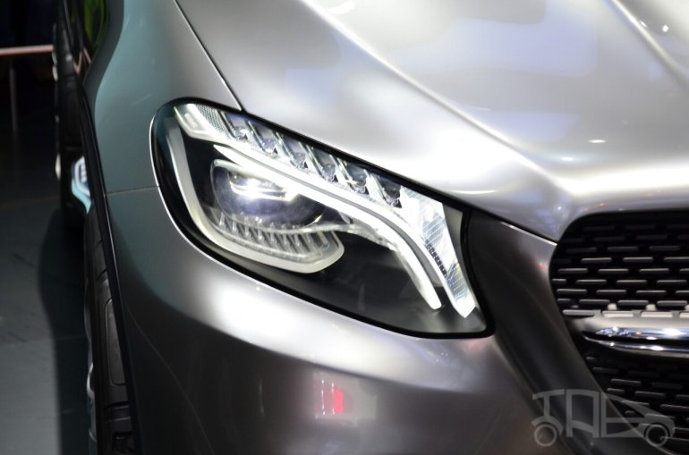 Mercedes-Benz Concept Coupe SUV at 2014 Beijing Auto Show - headlamp detail