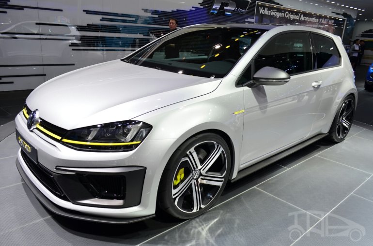 VW Golf R-400 Concept - Beijing Live