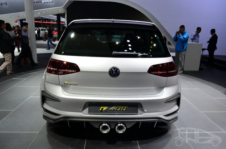 VW Golf R-400 Concept - Beijing Live