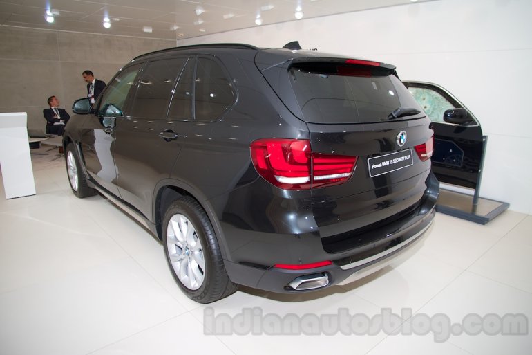BMW X5 Security Plus at the 2014 Moscow Motor Show rear quarters
