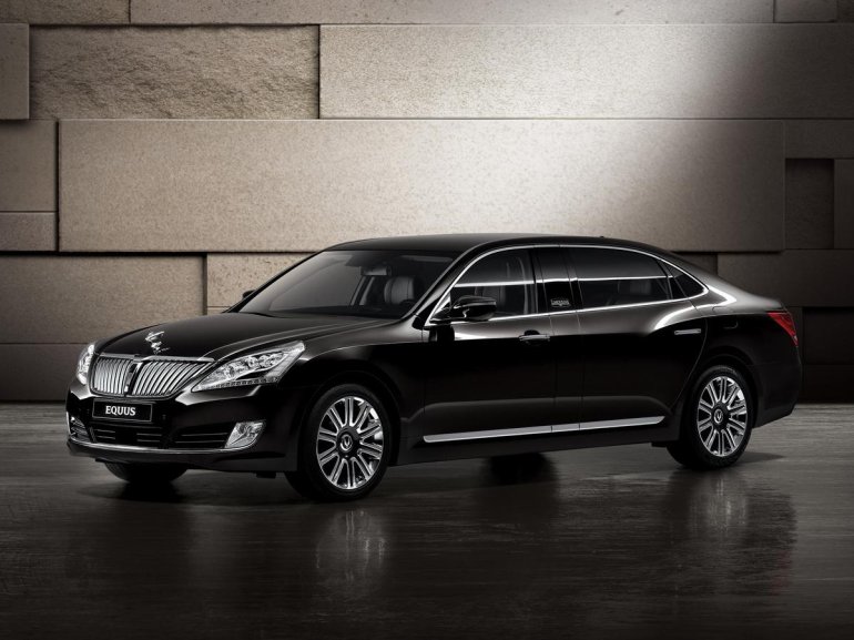 Hyundai Equus Limousine side press image