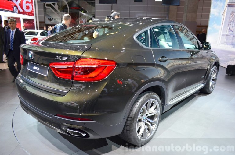 2015 BMW X6 rear three quarter at the 2014 Paris Motor Show