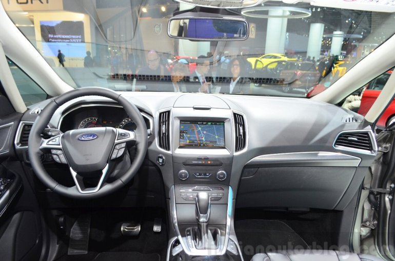 2015 Ford S-Max - Paris Live