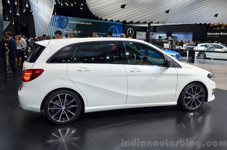 2015 Mercedes B Class side at the 2014 Paris Motor Show