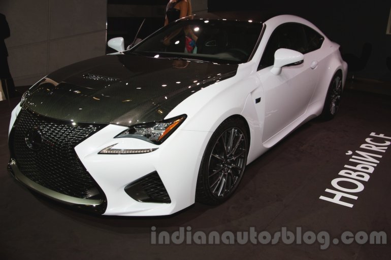 Lexus RC-F Carbon pack front three quarters right at the 2014 Moscow Motor Show