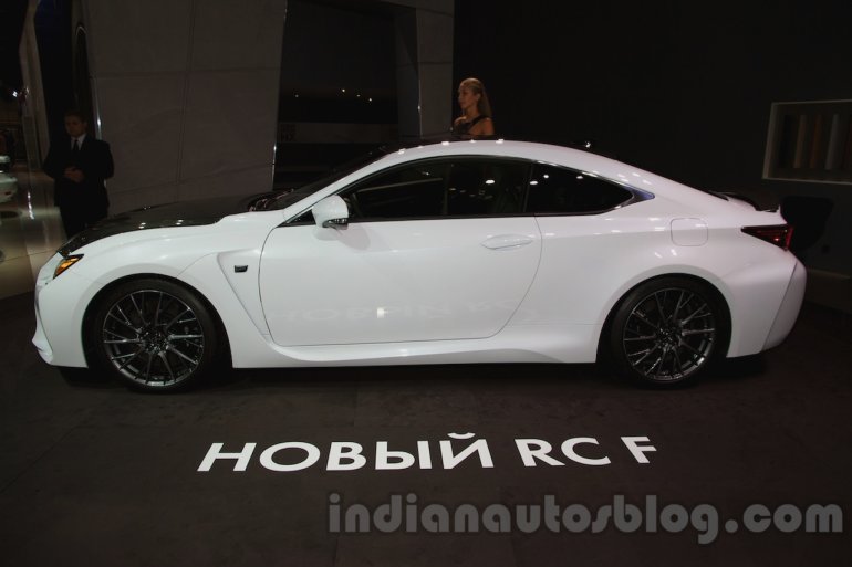 Lexus RC-F Carbon pack side view at the 2014 Moscow Motor Show