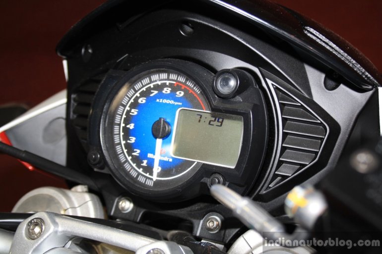 Mahindra Mojo instrument console at the 2014 Nepal AutoShow