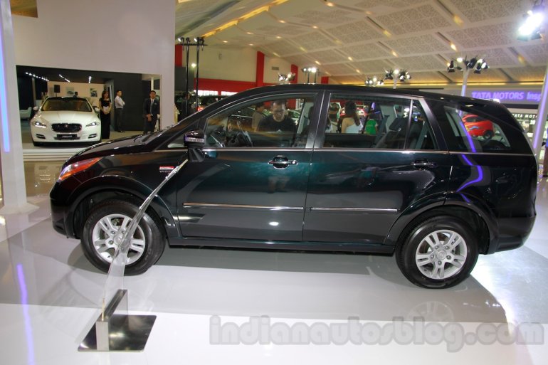 Tata Aria AT A-Tronic at the 2014 Indonesia International Motor Show side