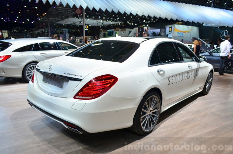 2015 Mercedes S500 Plug-in Hybrid rear three quarter at the 2014 Paris Motor Show