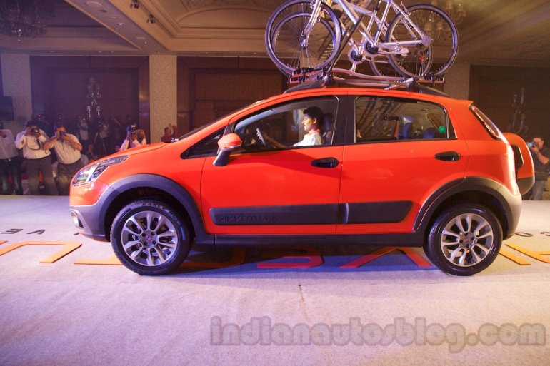 Fiat Avventura launch live image side