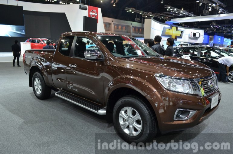 2015 Nissan Navara front three quarters at the 2014 Thailand International Motor Expo