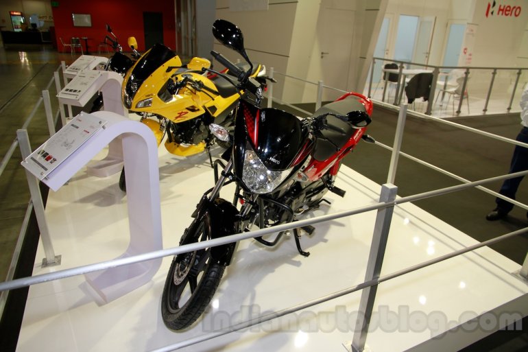 Hero Glamour front at EICMA 2014