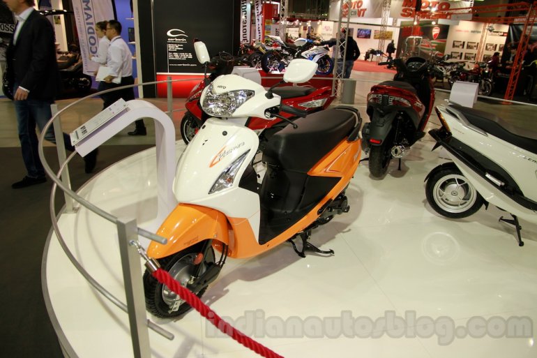 Hero Pleasure front three quarter at EICMA 2014