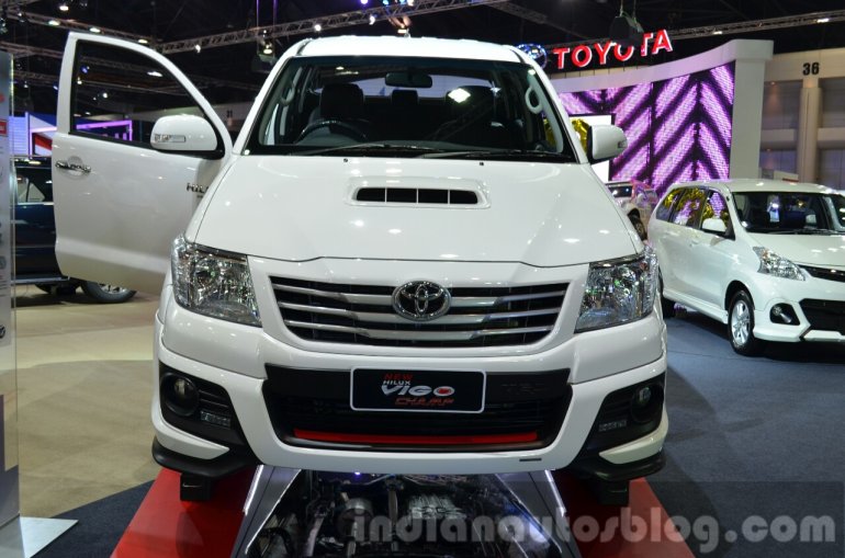 Toyota Hilux Vigo TRD Sportivo Edition front at the 2014 Thailand International Motor Expo