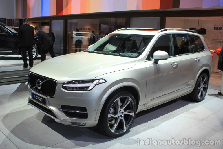 Volvo XC90 T6 front three quarters right at the 2014 LA Auto Show