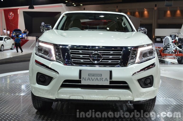 2015 Nissan Navara NP300 Limited Edition front at the 2014 Thailand Motor Expo
