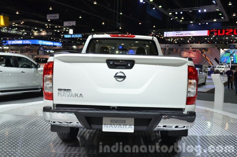 2015 Nissan Navara NP300 Limited Edition rear at the 2014 Thailand Motor Expo