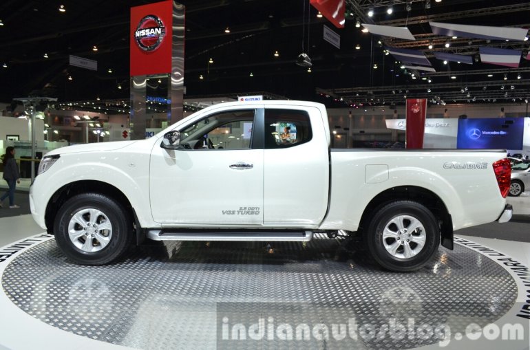 2015 Nissan Navara NP300 Limited Edition side at the 2014 Thailand Motor Expo