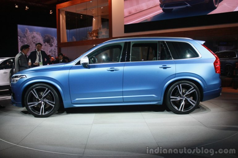 2015 Volvo XC90 R-Design side at the 2015 Detroit Auto Show