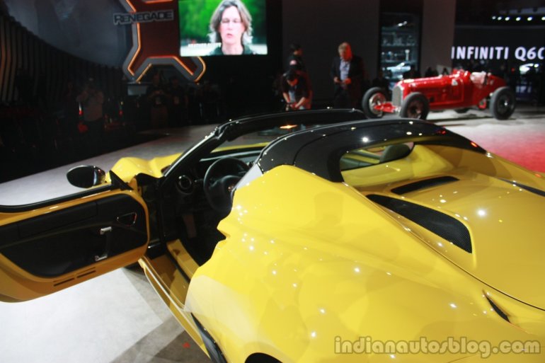 Alfa Romeo 4C Spider at the 2015 Detroit Auto Show interior