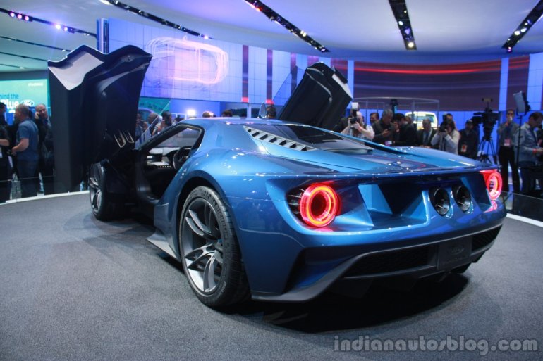 New Ford Gt At The 2015 Detroit Auto Show