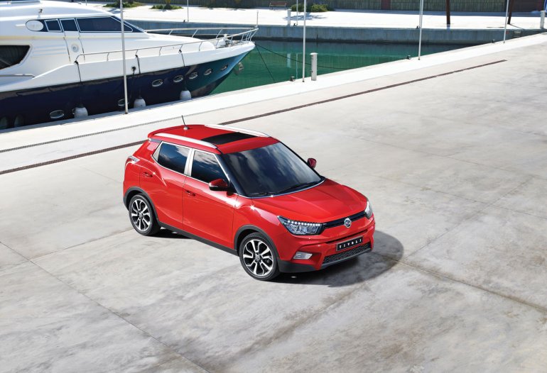 SsangYong Tivoli Red front top view Press-Image
