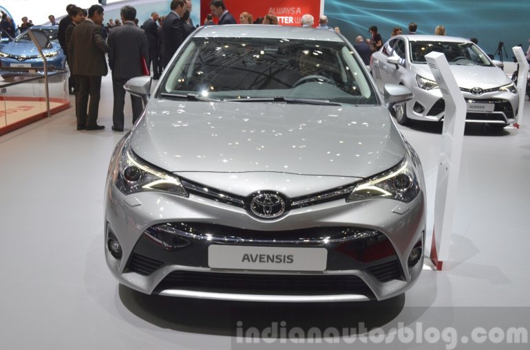 2015 Toyota Avensis front view at the 2015 Geneva Motor Show