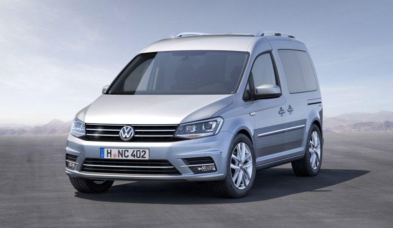2015 Volkswagen Caddy Life front three quarter
