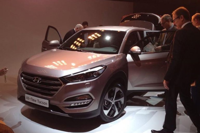 2016 Hyundai Tucson front image live