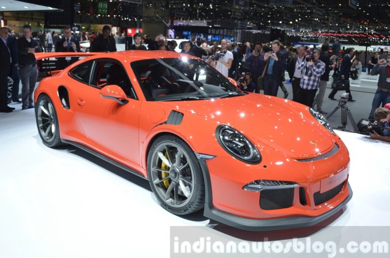 2015 Porsche 911 GT3 RS front three quarter(2) view at 2015 Geneva Motor Show
