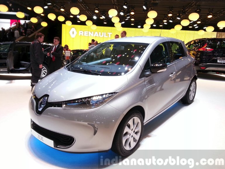2015 Renault Zoe front three quarter at the 2015 Geneva Motor Show