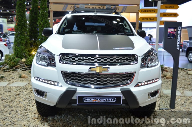 Chevrolet Colorado High Country front at the 2015 Bangkok Motor Show