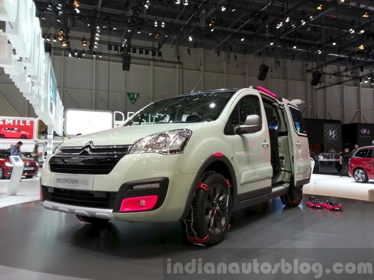 Citroen Berlingo Mountain Vibe Concept front three quarter at the 2015 Geneva Motor Show