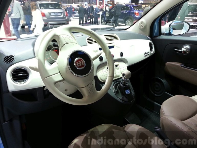 Fiat 500 Vintage '57 dashboard at the 2015 Geneva Motor Show