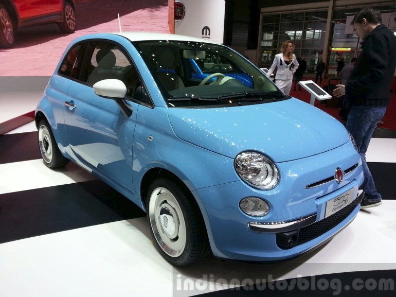 Fiat 500 Vintage '57 front three quarters at the 2015 Geneva Motor Show