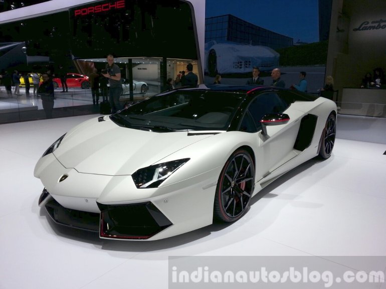 Lamborghini Aventador Pirelli Edition front three quarter