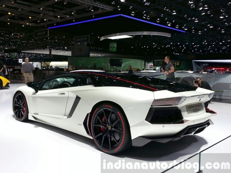 Lamborghini Aventador Pirelli Edition rear three quarter