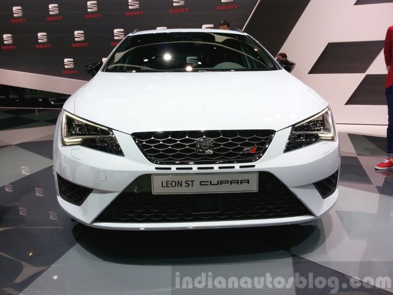 Seat Leon ST Cupra front view at 2015 Geneva Motor Show