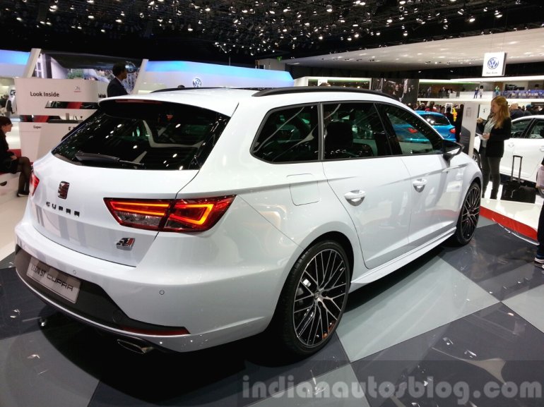 Seat Leon ST Cupra rear three quarter view at 2015 Geneva Motor Show