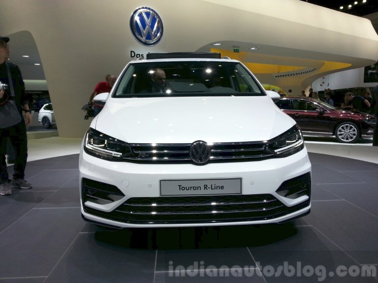 VW Touran - 2015 Geneva Live