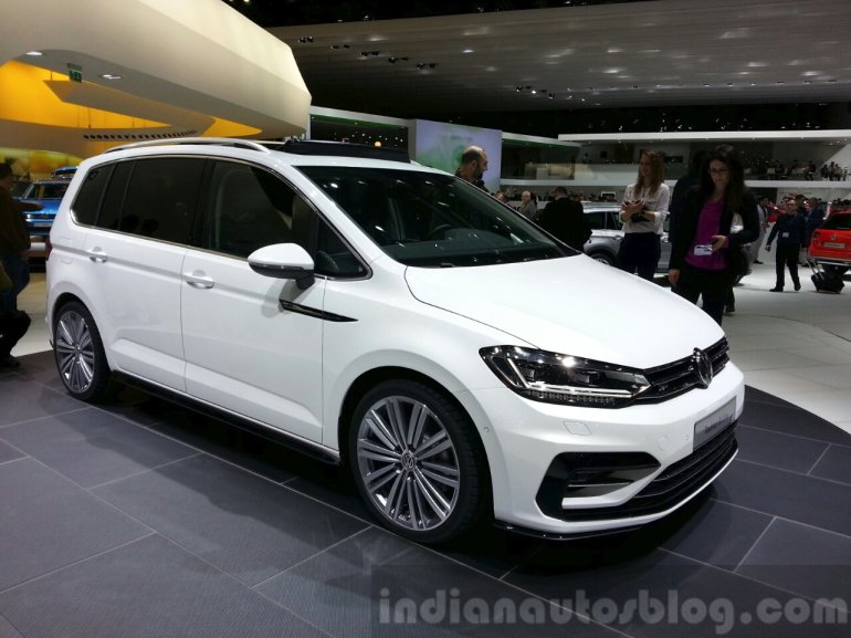 VW Touran front three quarter at the 2015 Geneva Motor Show