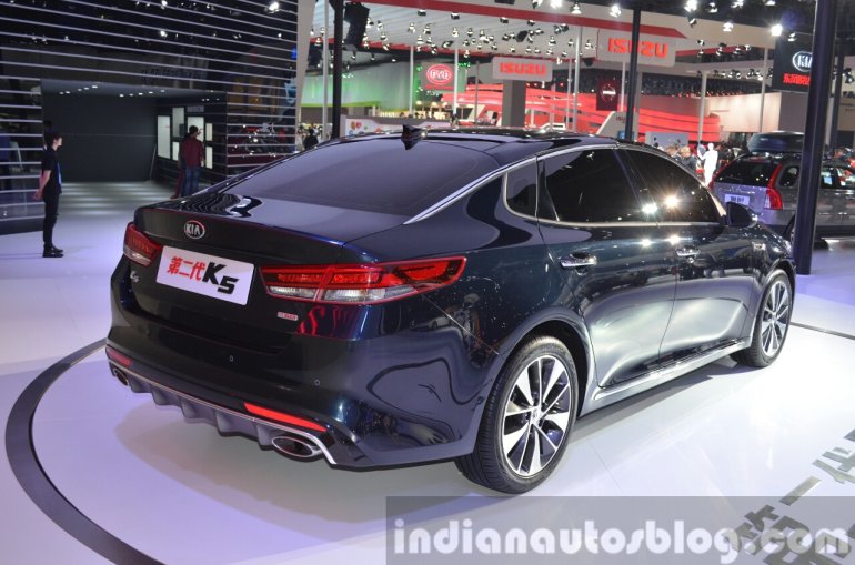 Kia K5 rear three quarter at Auto Shanghai 2015