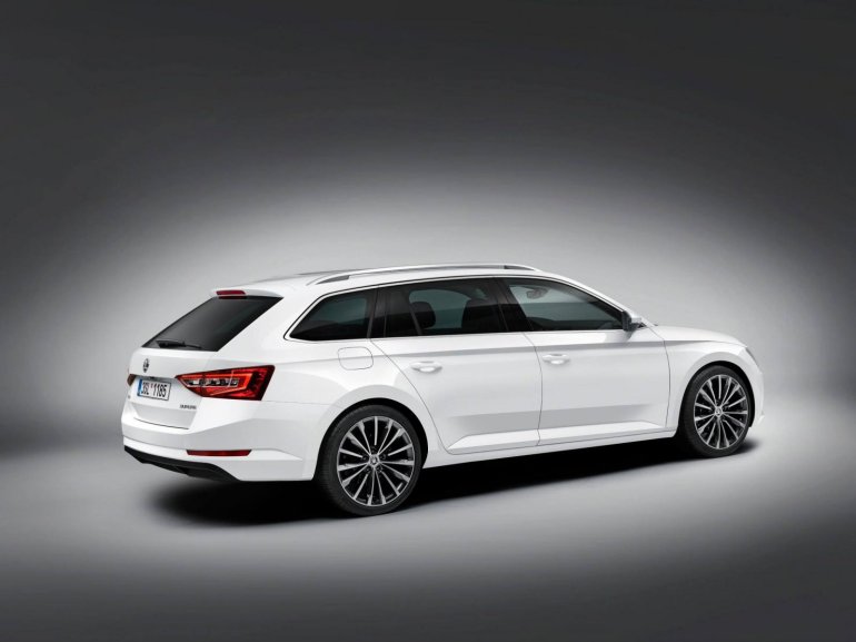 2016 Skoda Superb Combi rear quarter press shots
